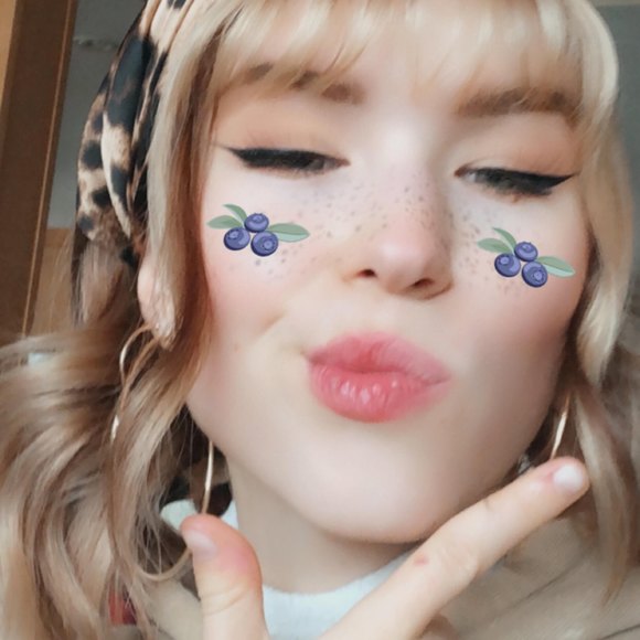 Meet your Posher, Ally - Picture 1 of 1